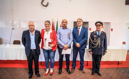 LIGA DE BOMBEIROS PORTUGUESES ATRIBUI MEDALHA DE OURO À CÂMARA MUNICIPAL DE SILVES