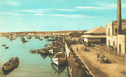 Exposição na Praça Teixeira Gomes propõe um passeio pela história das histórias de Portimão