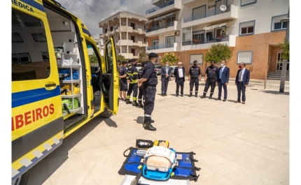 Bombeiros Municipais de Olhão têm nova ambulância de socorro