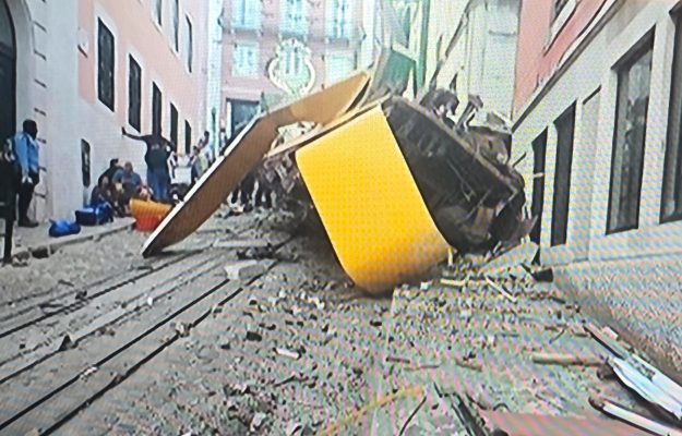 Tragédia em Lisboa | Elevador da Glória descarrila — há 15 mortos e vários feridos (atualização)