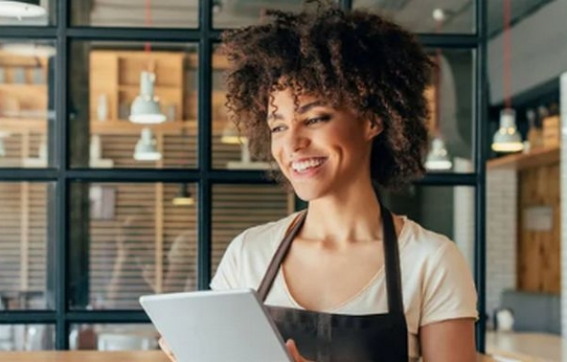 Jovens que trabalham no verão descontam no IRS? Conhece os pormenores