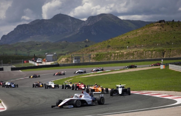 F4 Espanha de volta  