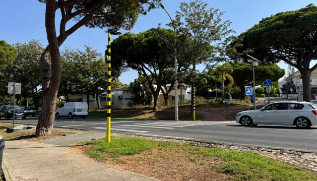 Inframoura instala Passadeira Inteligente na Estrada de Quarteira para reforçar Segurança Rodoviária
