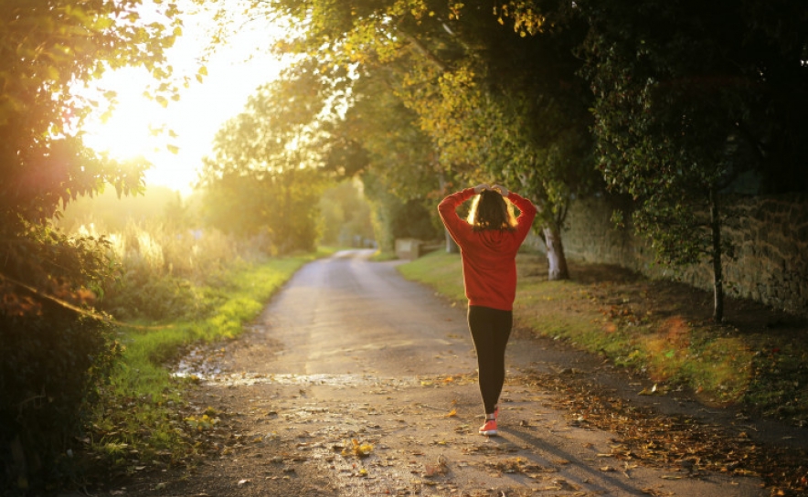 Correr ao ar livre com máscara: Sim ou não? Faz mal à saúde?
