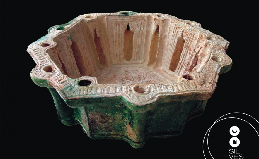 PEÇA DO MUSEU DE ARQUEOLOGIA DE SILVES INTEGRA EXPOSIÇÃO DO MUSEU DO LOUVRE