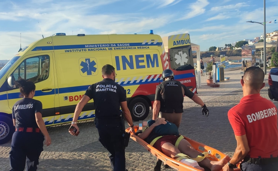 Estação Salva-vidas de Ferragudo resgata homem após queda nas rochas da praia do Molhe em Ferragudo