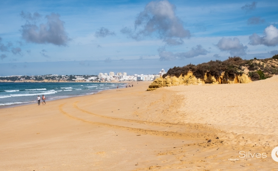 Praias de Silves distinguidas com Bandeira Azul, Praia Acessível e Qualidade de Ouro