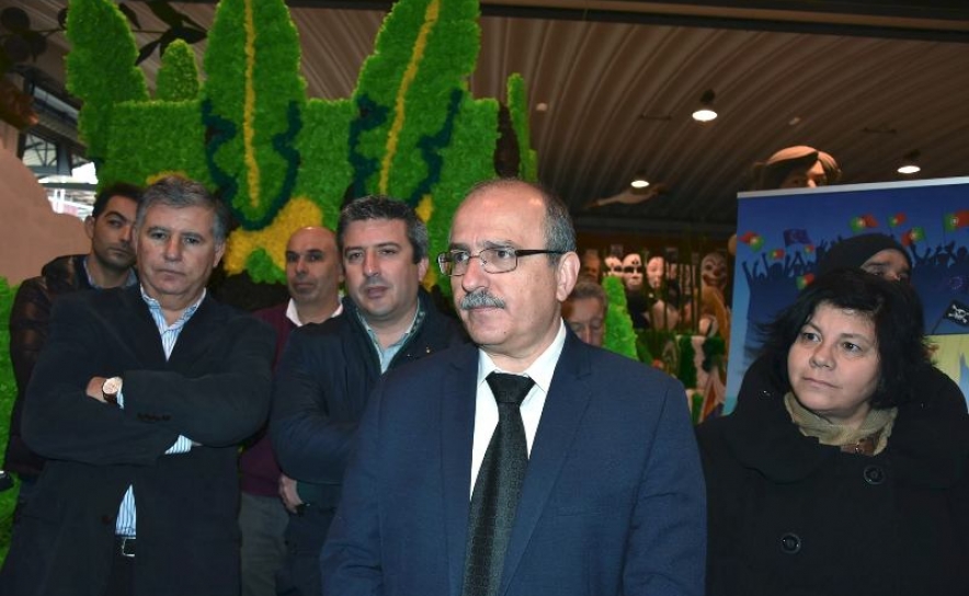 Vítor Aleixo, presidente da Câmara Municipal de Loulé, acompanhado da Vereadora da Educação, acompanhado pela Vereadora da Educação, Ana Machado, e restante equipa responsável pela direção e coordenaç Vítor Aleixo, presidente da Câmara Municipal de Loulé, acompanhado da Vereadora da Educação, acompanhado pela Vereadora da Educação, Ana Machado, e restante equipa responsável pela direção e coordenaç