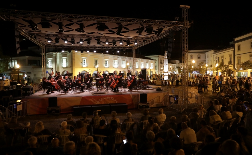 Verão em Tavira continua com animação na Praça da República