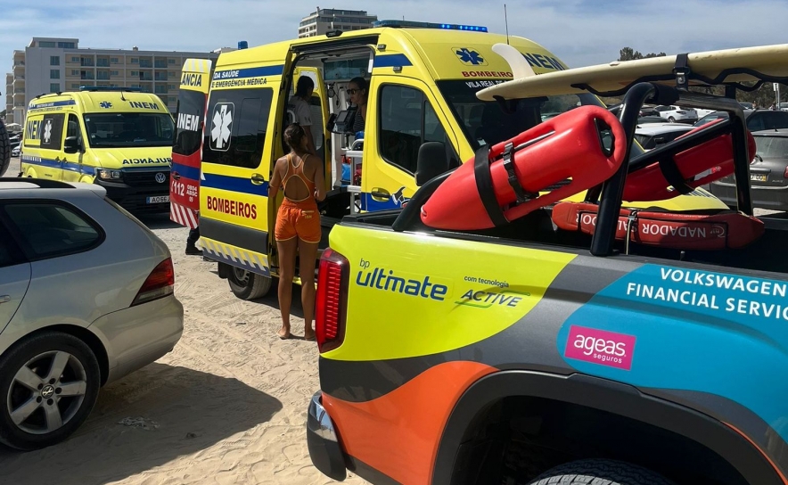 Auxiliada mulher na praia de Monte Gordo
