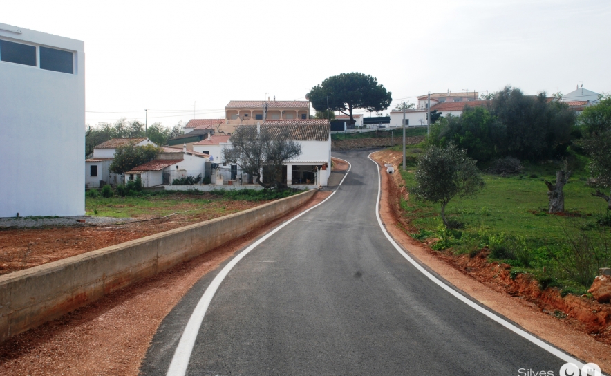 Município de Silves concluiu pavimentação do caminho de Vale de Lousas