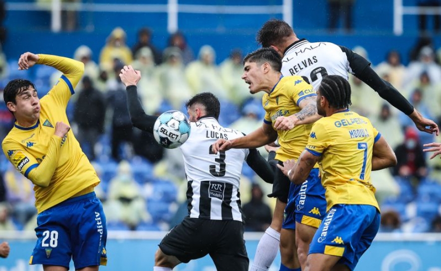 Estoril Praia regressa às vitórias na receção ao Portimonense