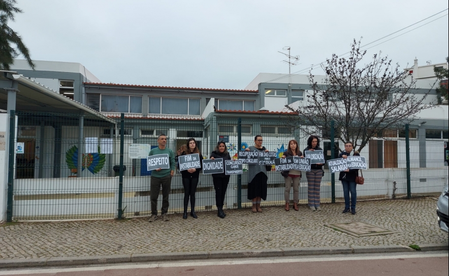 Pais revoltam-se contra greve na EB1 de Almancil
