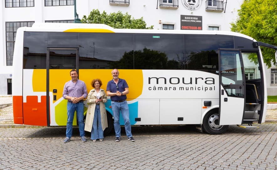 Município de Moura reforça frota com novo autocarro e viaturas para os serviços operacionais 