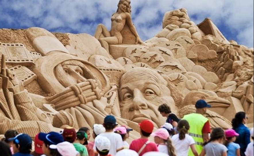 Esculturas em Areia encantam Lagoa