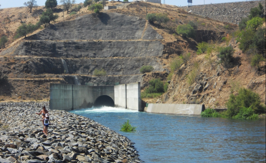 Limpeza da Ribeira de Odeleite finaliza com descarga da barragem 