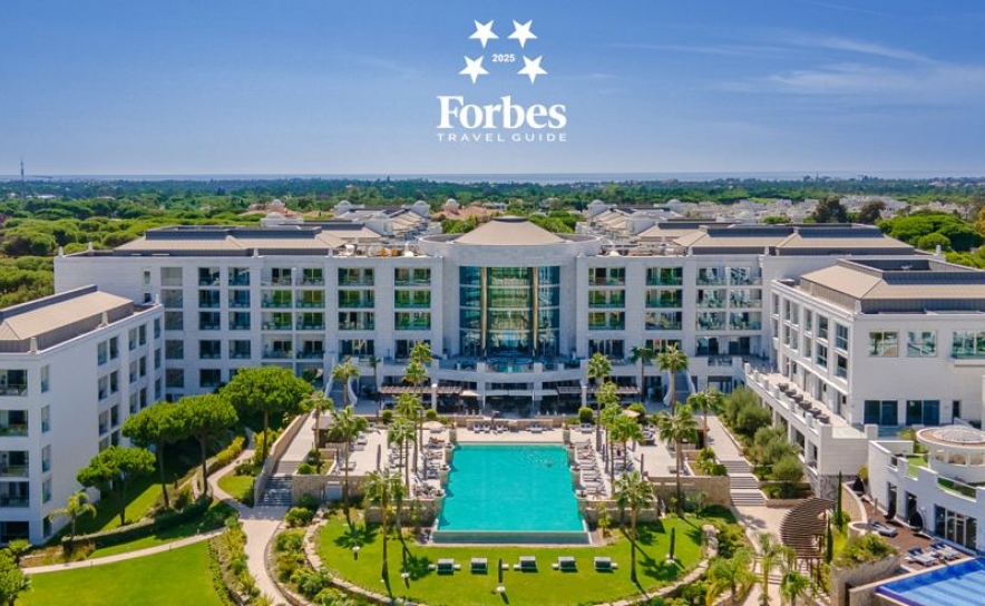 CONRAD ALGARVE PREMIADO NO «FORBES TRAVEL GUIDE S 2025»