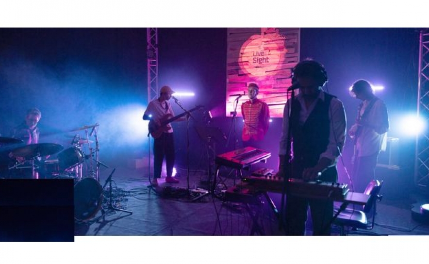 ETIC_Algarve celebra 15 anos com o lançamento do vinil «15 kHz: 15 anos, 15 músicas» ETIC_Algarve celebra 15 anos com o lançamento do vinil «15 kHz: 15 anos, 15 músicas»