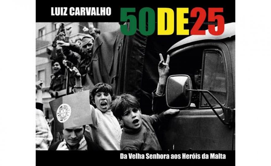 LUIZ CARVALHO APRESENTA EM LOULÉ LIVRO DE FOTOGRAFIAS DO PERÍODO REVOLUCIONÁRIO