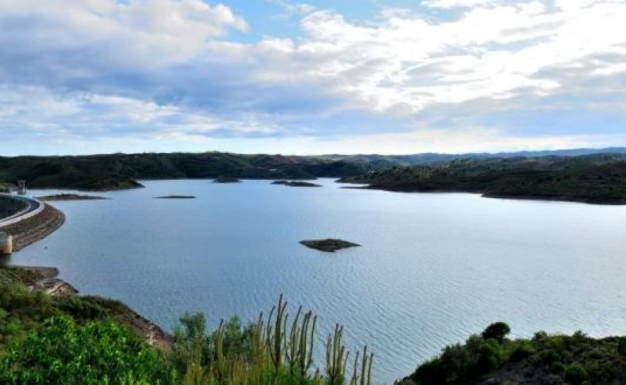 Duarte Cordeiro visita obras em curso na Barragem de Odeleite que rega 8.600 ha de solos agrícolas