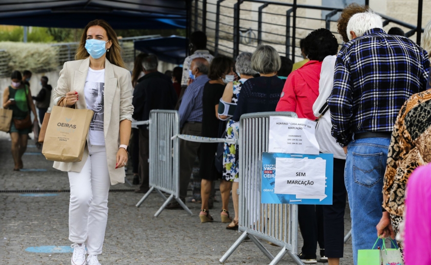 Covid-19: Mais de 141.500 vacinas administradas na segunda-feira, batido novo recorde