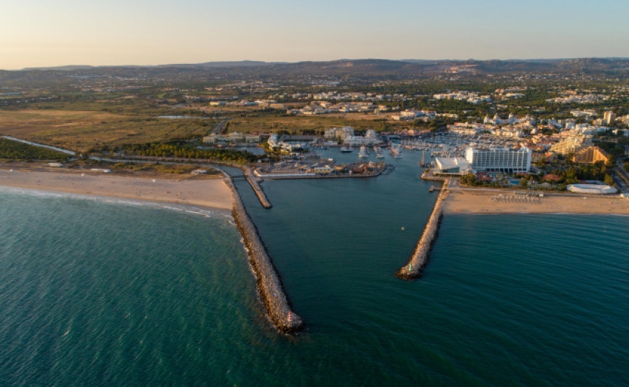 Vilamoura a crescer: viagem ao passado, presente e futuro