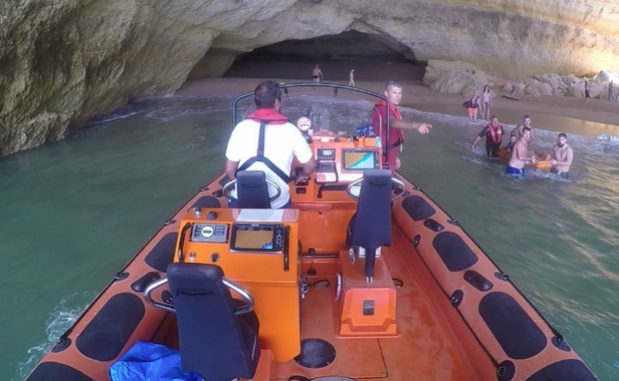 Evacuação médica de ferido de uma gruta no concelho de Lagoa