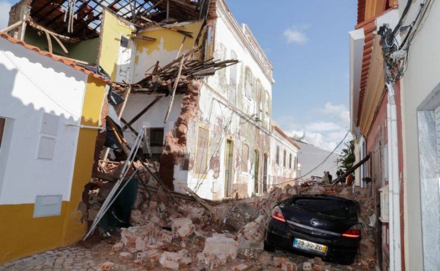 Cinco pessoas desalojadas em derrocada de ímóvel devoluto em Silves 