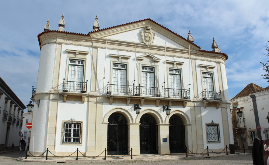 Câmara de Faro atribui apoios financeiros a instituições do concelho 