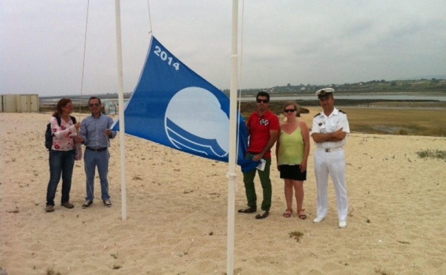 Bandeiras Azuis hasteadas  nas praias olhanenses