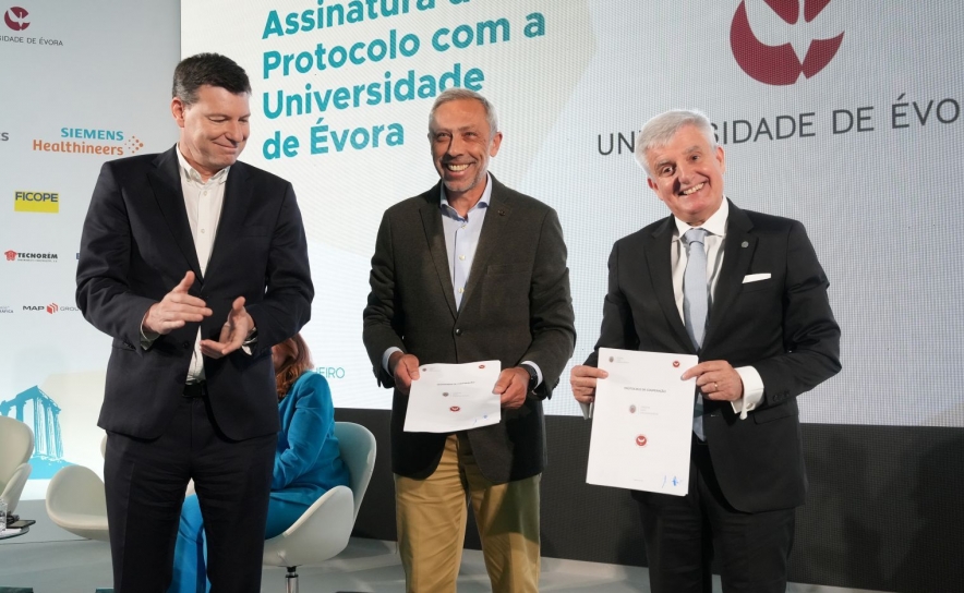 Fernando de Almeida Santos Bastonário da OE; João Valente Nabais Vice-Reitor da Universidade de Évora; Eng. António Carias de Sousa Presidente da OERS
