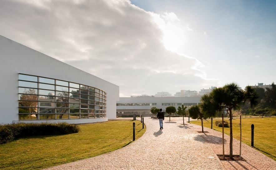 Associação Académica da Universidade do Algarve organiza Conferência IDE para discutir temas da atualidade