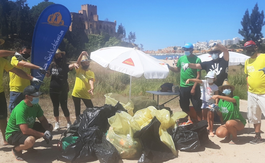 Arade Azul recolhe 500 quilos de lixo na Praia da Angrinha