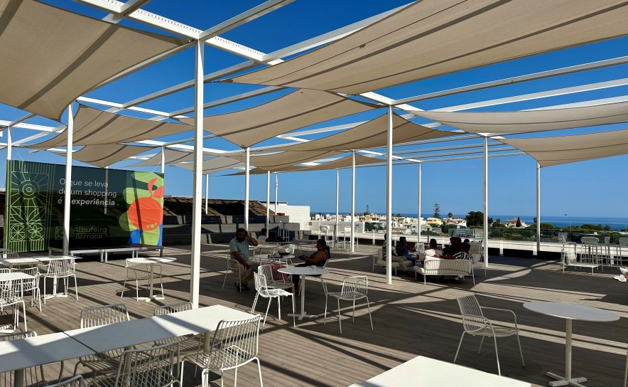  Albufeira: há 10 sunsets gratuitos com música ao vivo para aproveitar este verão (com vista mar) 