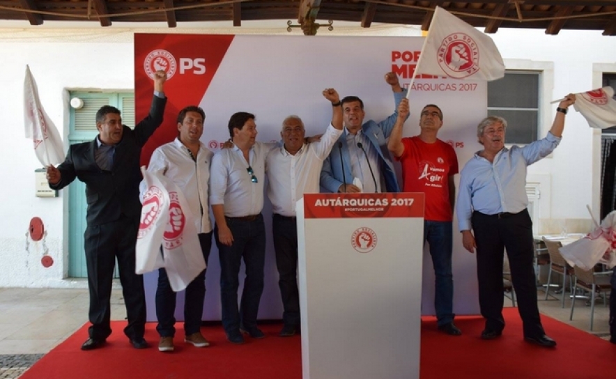 António Costa com os candidatos autárquicos de Albufeira