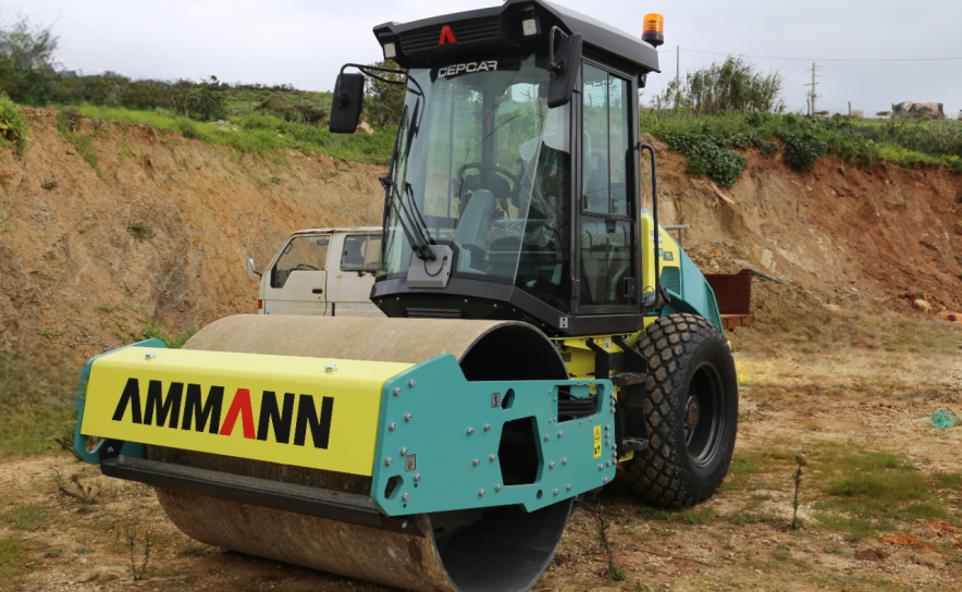 Câmara Municipal reforça meios operacionais com aquisição de cilindro compactador