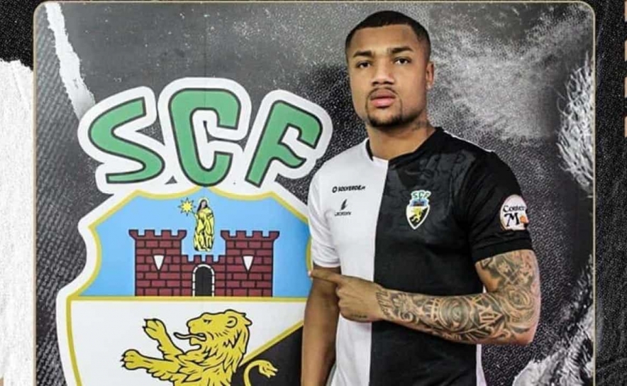 Brasileiro Tucão reforça ataque do Farense por três épocas