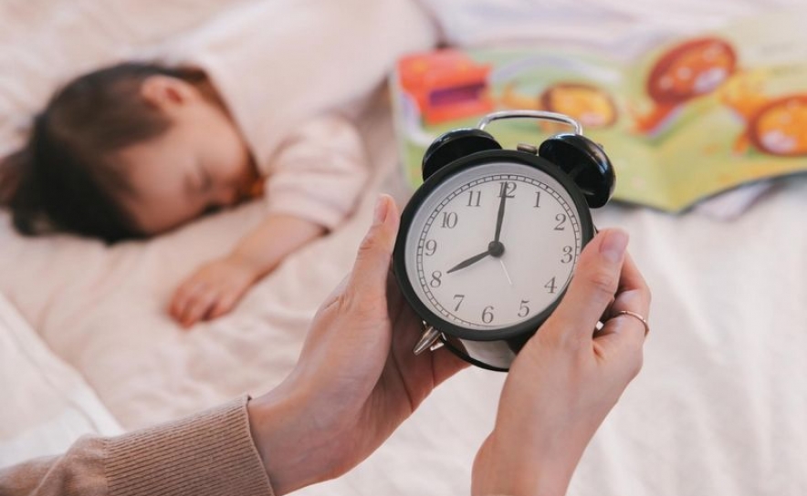 Hora de inverno: o que mudar em casa para as crianças dormirem bem
