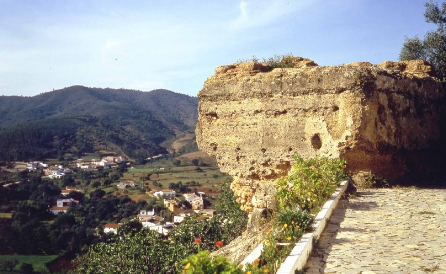 Aberto procedimento para classificar Castelo de Salir em Loulé