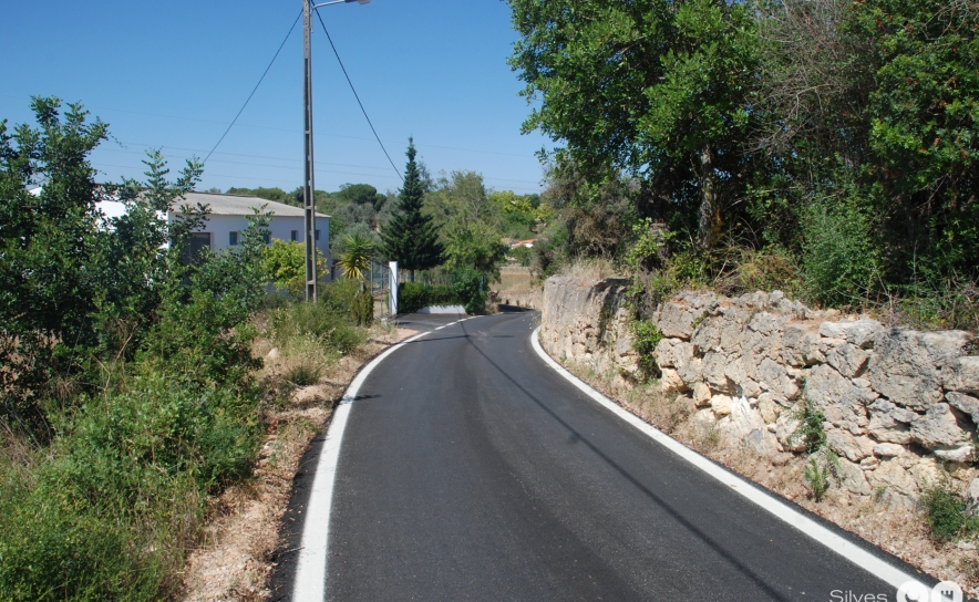 Município de Silves concluiu pavimentação de caminho em Armação de Pêra