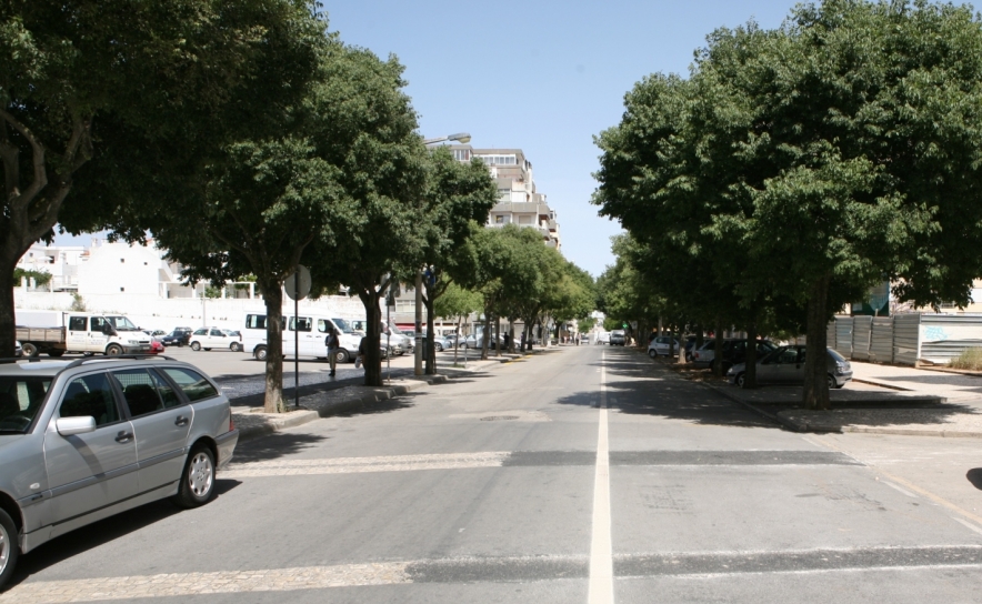 Trânsito na Av.ª S. João de Deus passa a fazer-se nos dois sentidos a partir de amanhã