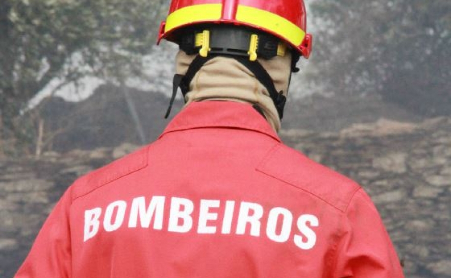 Bombeiros testam equipamento de socorro no aeródromo de Portimão