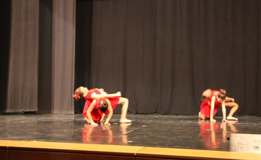 Companhia de Dança “Idade do Ouro” 