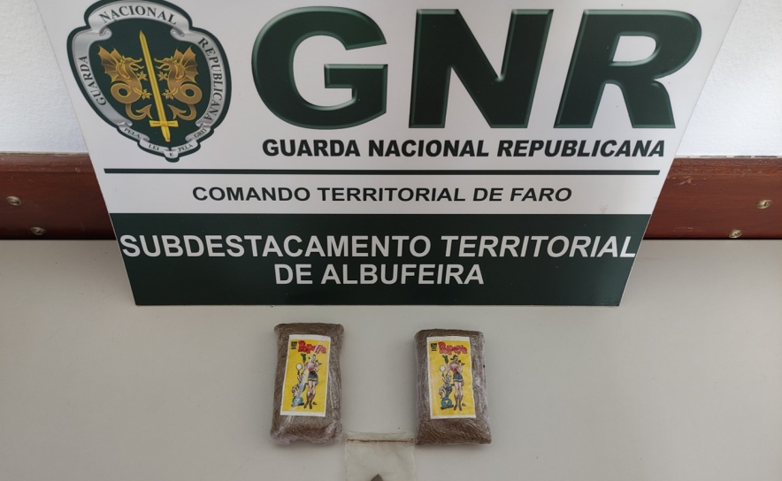 Detido em flagrante com mais de 400 doses de estupefacientes em Albufeira