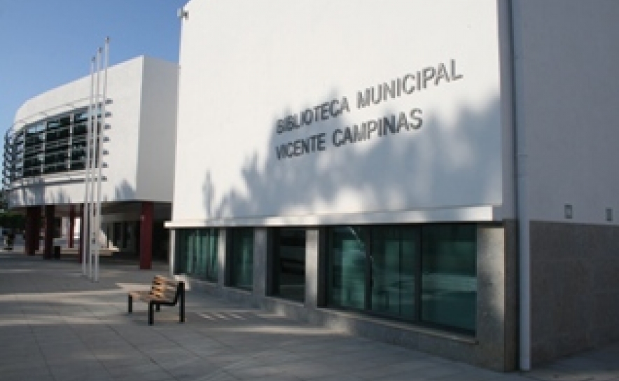 Tertúlia dedicada à Eurocidade do Guadiana na Biblioteca Municipal de VRSA