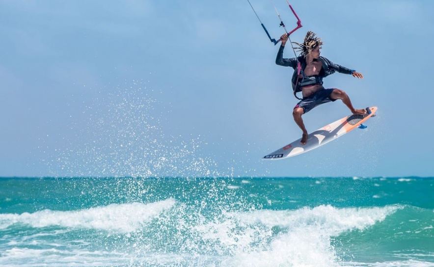 Praticante de kitesurf morre na ria de Alvor em Portimão