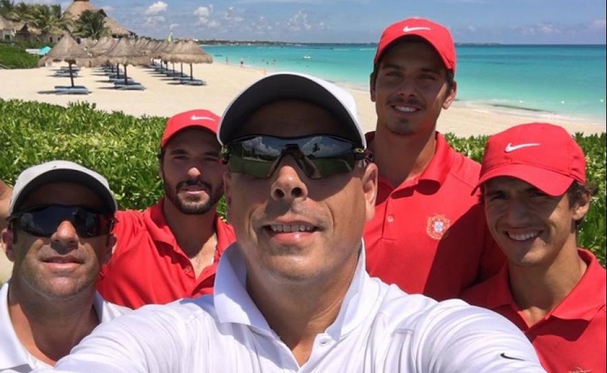 Selfie da selecção nacional com José Pedro Almeida, Nuno Campino, Vítor Lopes, Pedro Lencart e Tomás Silva