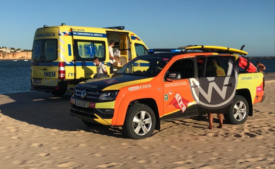 Homem de 80 anos morre na Praia da Rocha