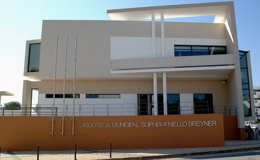 BIBLIOTECA MUNICIPAL DE LOULÉ REABRE A 19 DE MAIO