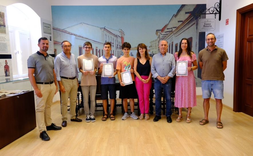 Município atribui votos de louvor a alunos são-brasenses finalistas nas Olimpíadas de Química Júnior